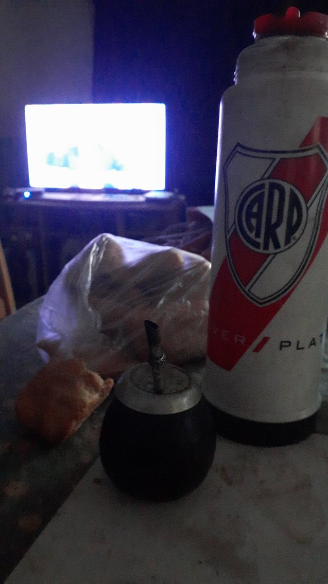 danynft77's tweet image. #Mate #TortaFrita y #Llorones en tv,son tendencia? se me inunddo el living de llanto....