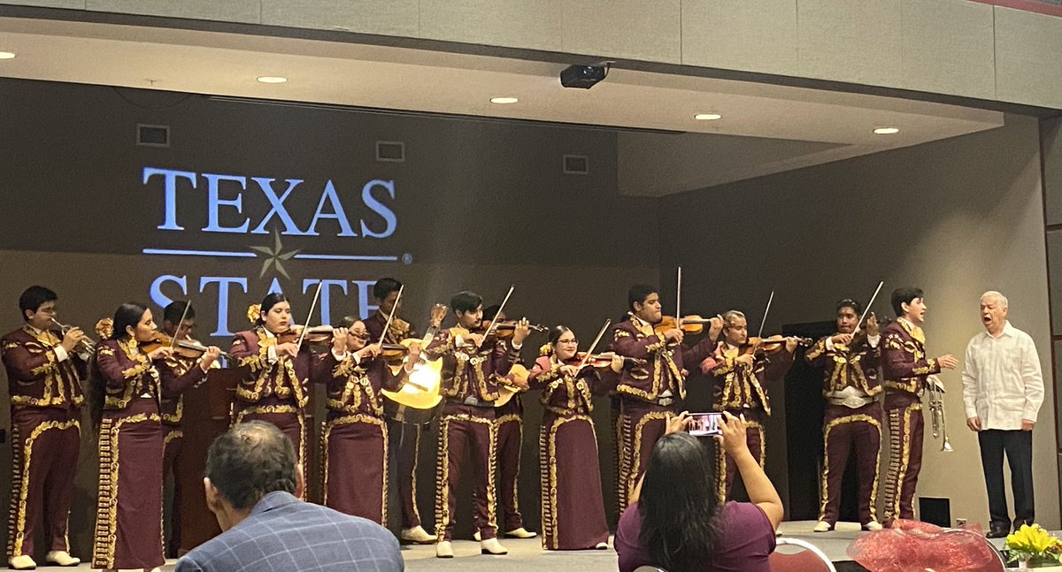 evyg333's tweet photo. I’ll say it in my native Spanglish tongue, he may be retired “pero suige siendo el Rey” de Texas State y su legacy, will live on por siempre! Felicidades in your retirement, Dr. Chahin, y gracias for 36 years luchando for educational equality. https://t.co/DlHVcpf4Zk