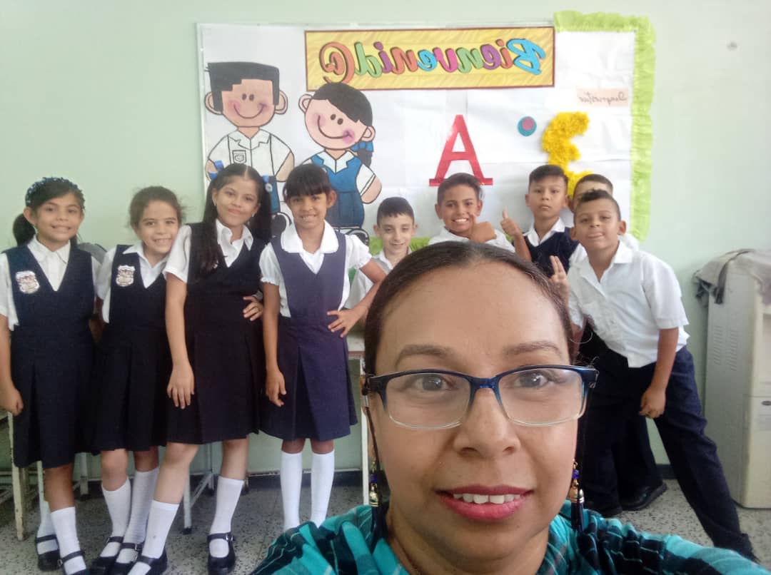 scdrlrp's tweet photo. Hoy muy felices iniciamos el nuevo año escolar...@NicolasMaduro @_LaAvanzadora https://t.co/cWxLBnkA3I
