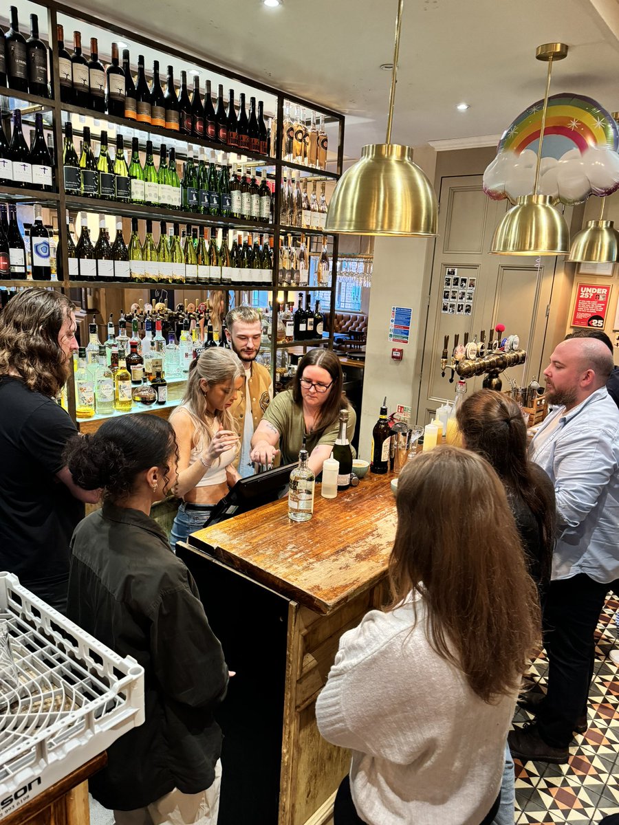 bishopkingston's tweet image. GM Carl &amp;amp; Deputy Ben training some new recruits today in the delicate art of mixology! #youngspubs #yfactor