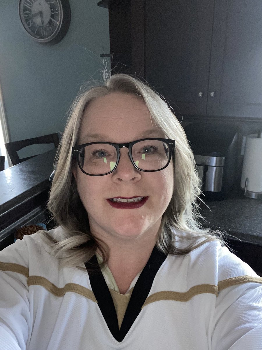 Tooser71's tweet photo. @hollyalicia Getting to go to a growlers game with my bestie. https://t.co/5x5Setemql