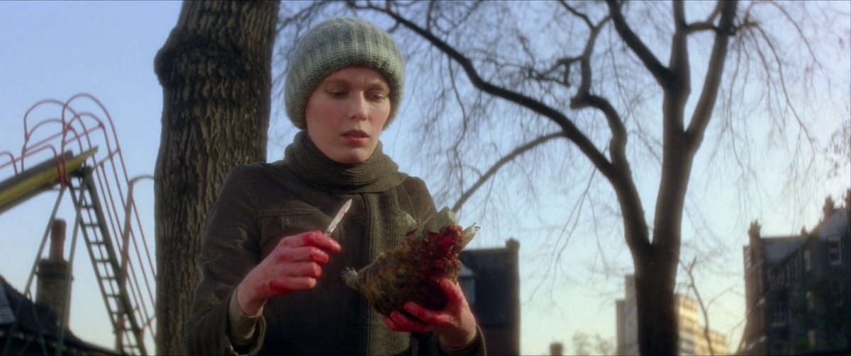 cinedelabestia's tweet photo. Para un programa doble de Mia Farrow y terror sin "Rosemary's Baby" o uno triple sumándola:

See No Evil (1971): terror rural en sintonía con "Straw Dogs" y deudora de "Wait Until Dark"

Full Circle (1979): terror gótico moderno con una puesta en escena finísima #OctubreDeTerror https://t.co/qjgP3ytx3o