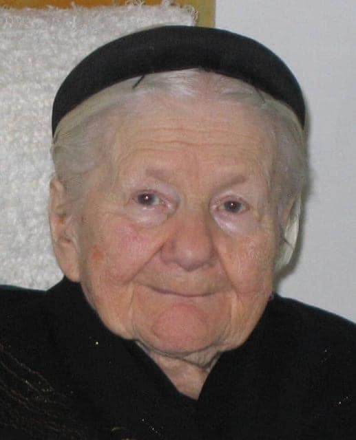 Look at this woman - Let us never forget! The world hasn't just become wicked...it's always been wicked. The prize doesn't always go to the most deserving. Her name is Irena Sendler She Died 12 May 2008 (aged 98) in Warsaw, Poland During WWII, Irena, got permission to work…