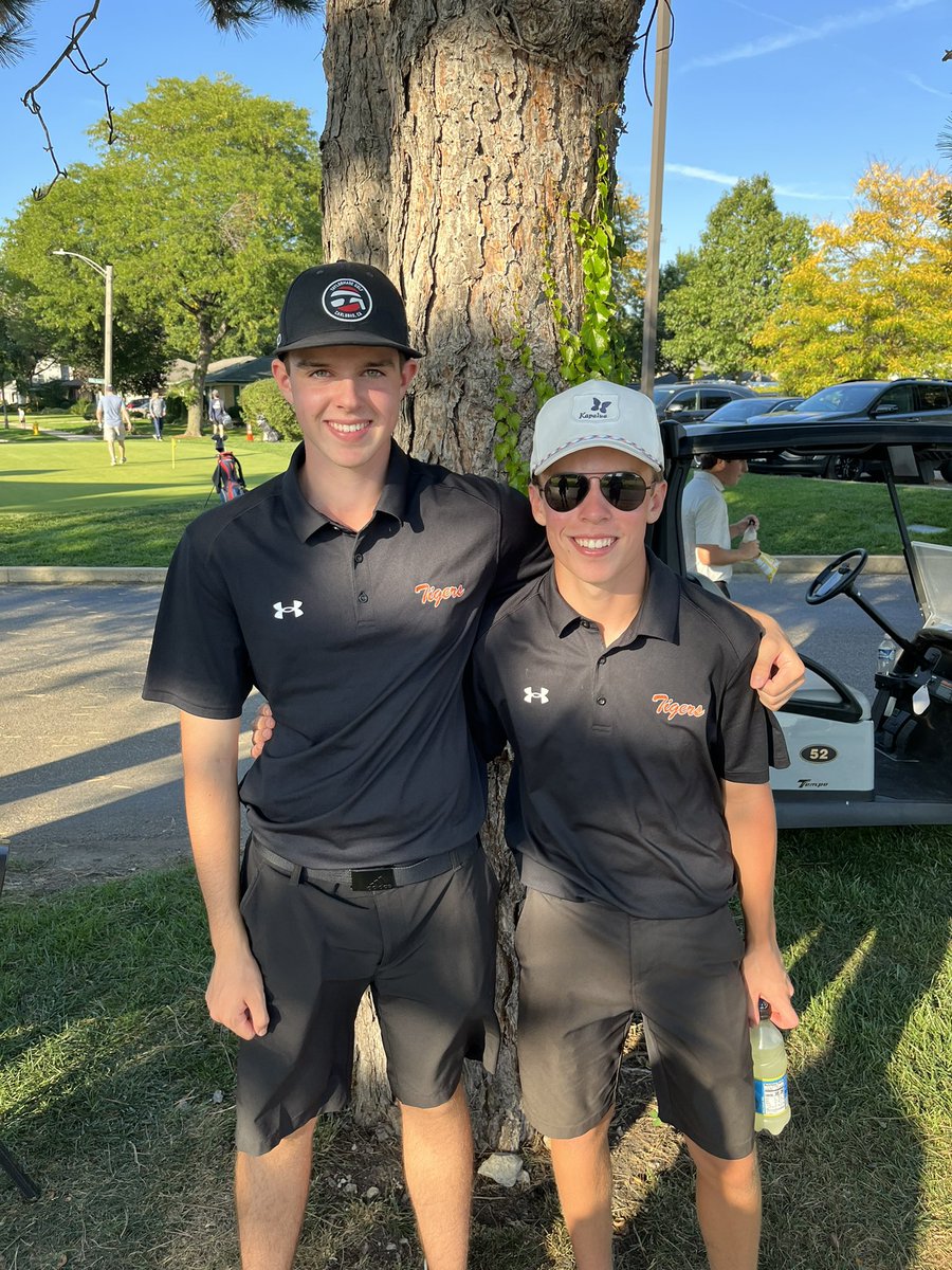 clcgolf's tweet photo. 3A Mount Prospect Sectional

Charles Polash (73) and Jack Bice (75) both advance to the State Tournament in Bloomington on Friday! https://t.co/UhXhPofodw