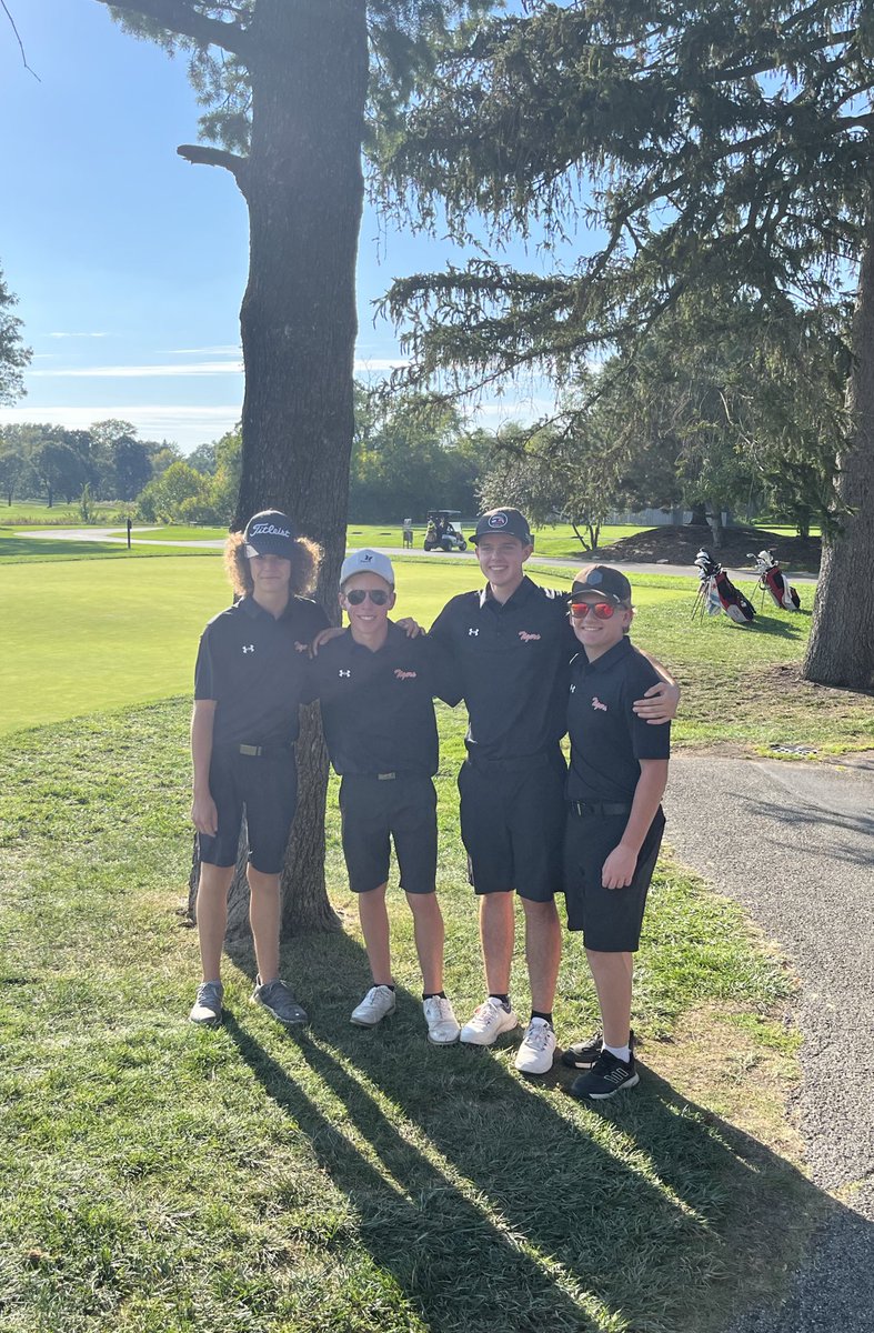 clcgolf's tweet photo. 3A Mount Prospect Sectional

Charles Polash (73) and Jack Bice (75) both advance to the State Tournament in Bloomington on Friday! https://t.co/UhXhPofodw