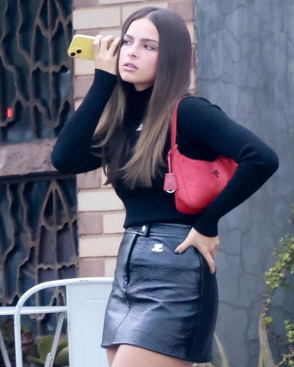 addisonupdates1's tweet photo. Addison rae in Los Feliz yesterday @whoisaddison https://t.co/Arewsb9VLO