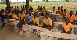 Joe_Jackson_GH's tweet photo. Dear Hon Education Minister, please there are still 'schools under trees'.

#BrokeGhana
#SHSAviation 
#SHSAerospace https://t.co/kMl8wiPRkL