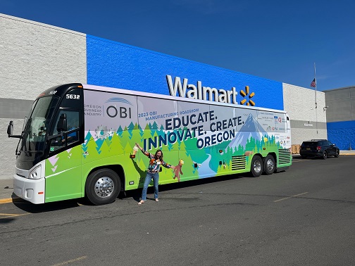 OBIOregon's tweet photo. The #OBIroadshow was hungry. @debbieherron and sponsor @walmart helped make lunch happen. Thanks!
https://t.co/ElB2UkBYtJ https://t.co/gkOrAo08vG