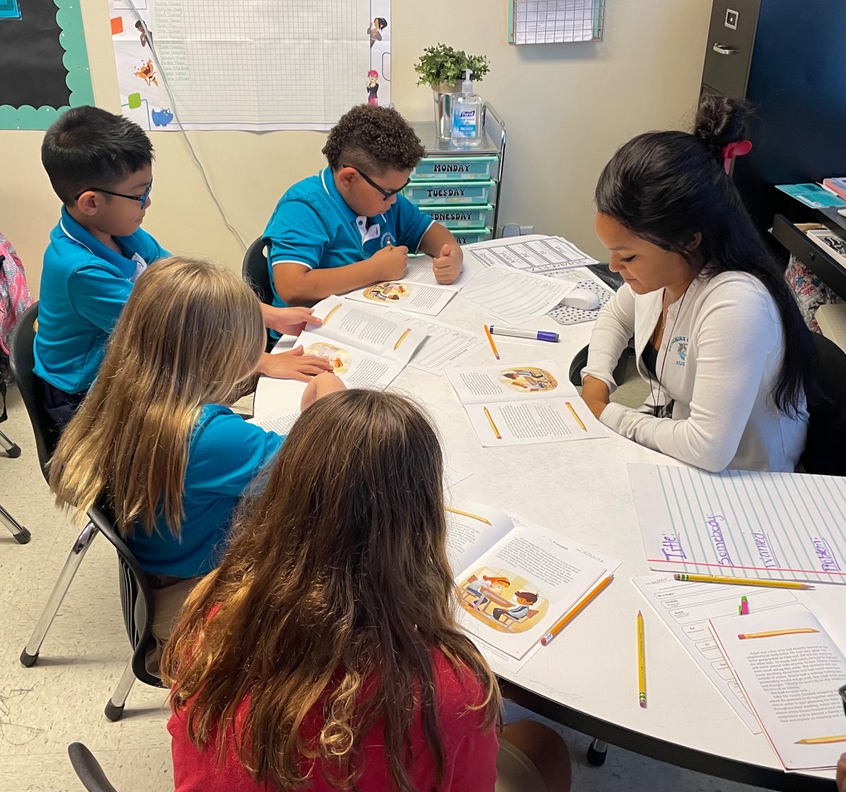 SCASharks's tweet photo. Growing our students with small group support! @CSUSAhq @SaraCapwell https://t.co/Bx9eVWFO1z