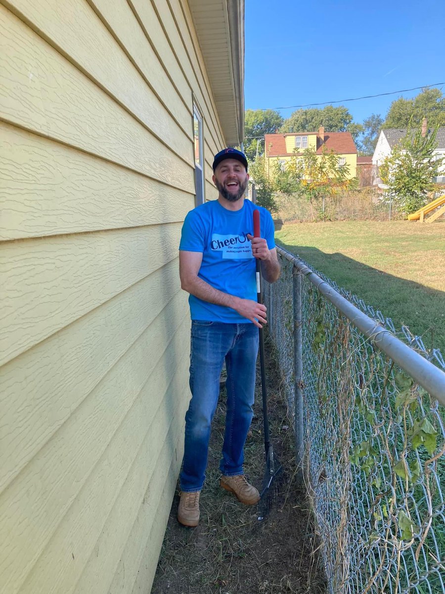 CheerUpOmaha's tweet photo. Thanks to all the volunteers who helped out with the yard cleanup this weekend! You guys rock! ❤️ #charity #neighborshelp #yardcleanup #yardwork #CheerUp https://t.co/ZpDyCu4EAT