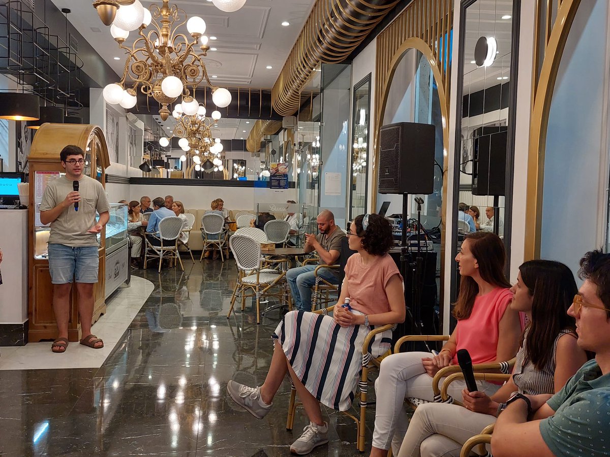 <a href="/iconejos/">Inma Conejos-Sánchez</a> <a href="/VeroLlorens/">Verónica Lloréns-Rico</a> <a href="/CIPFciencia/">CIPF</a> <a href="/garciacanaveras/">Juan Carlos García</a> <a href="/IISLaFe/">IIS La Fe</a> 🗣️Ainhoa Revilla, investigadora Postdoctoral #MarieCurie de <a href="/GVAfisabio/">GVA Fisabio</a>, explica cómo se realizan las combinaciones antibióticas en #MedicinaPersonalizada
🔝Y después, preguntas del público a nuestros 4⃣ ponentes top.
👏🏻¡Gracias a todos por asistir!
#UnaHorchataPorLaSalud