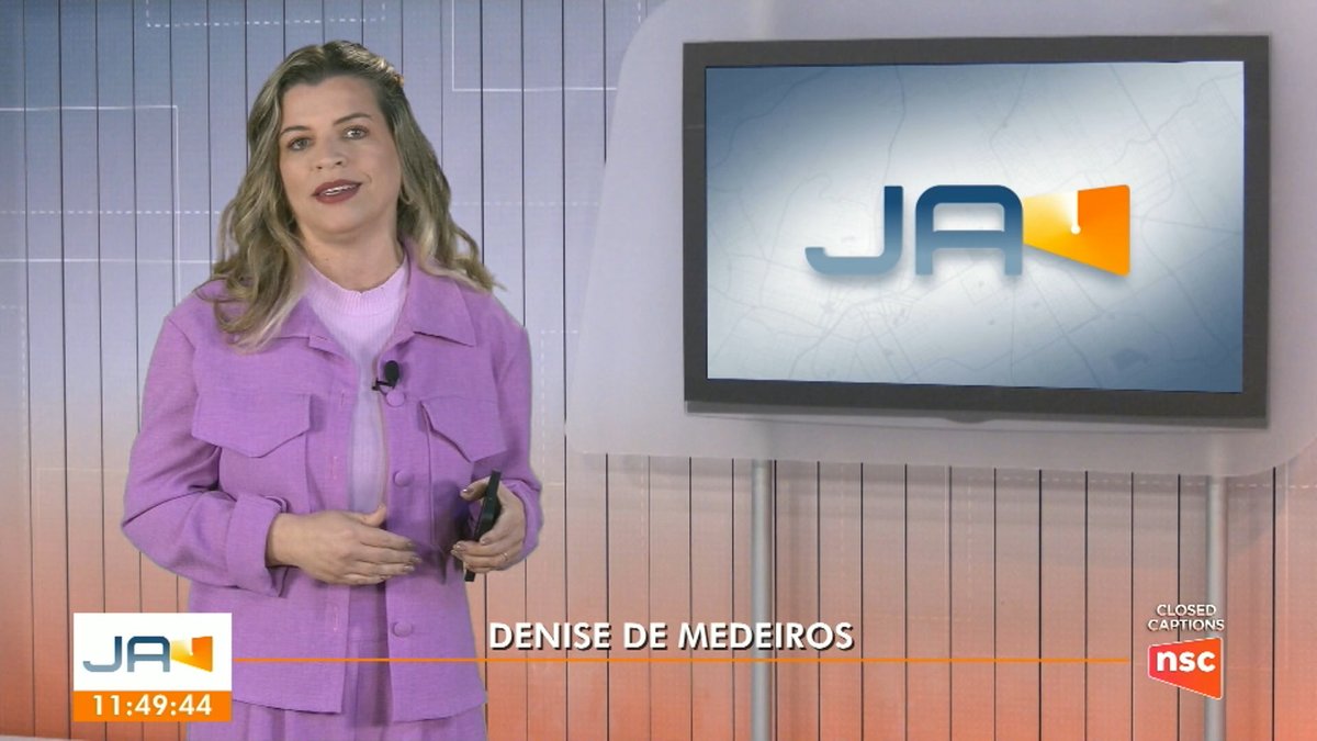 CriciumaPlay's tweet photo. Jornal do Almoço de Criciúma em cenário virtual devido obras no estúdio para implantação do novo cenário que deve estrear em novembro. https://t.co/E6HGJRsYz7