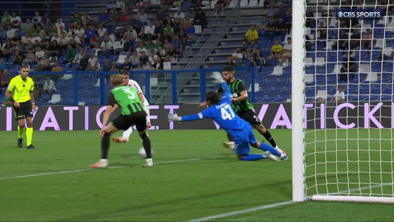 Come for the goal, stay for the celebration! 🤩Lorenzo Colombo with a beautiful finish for Monza! 👏