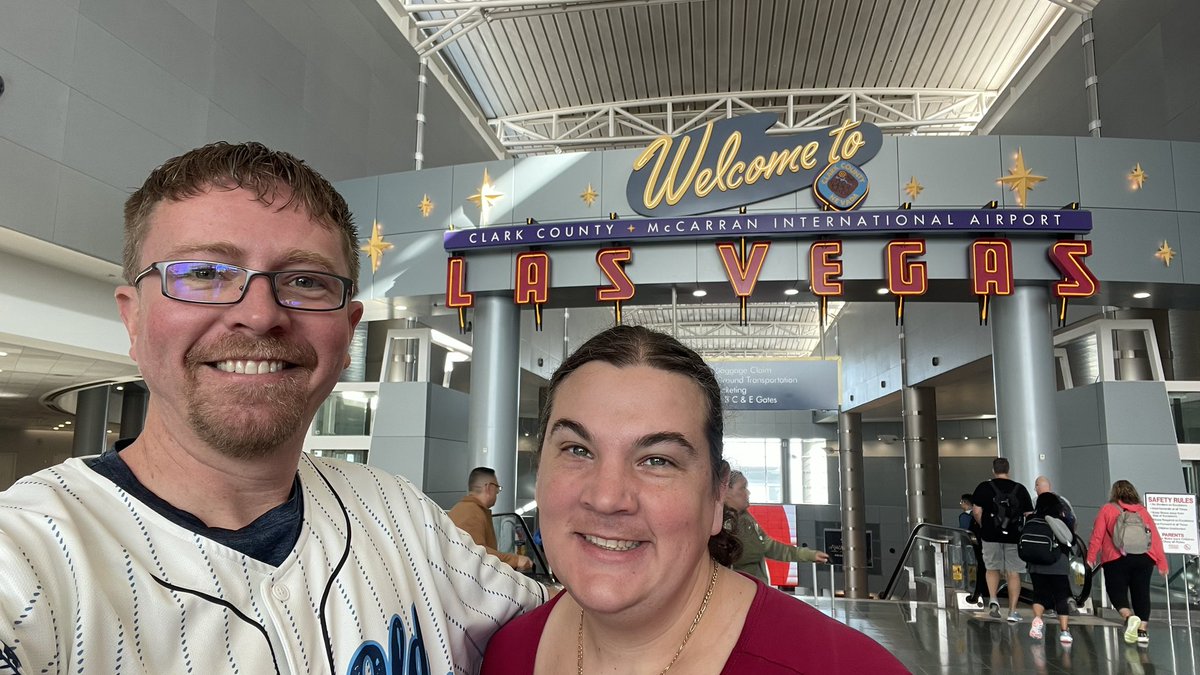 yonks's tweet photo. @YonksTEAM has arrived in #Vegas for #eXpCon2023
🧵1/ Follow this thread for updates!!
Super proud of Tyler (@mrsyonks) for her efforts obtaining a #RealEstate license in #Colorado & #SouthDakota
I have been saying and will continue to say:
#Web3 / #Blockchain + Real Estate #Tokenization = unlimited global opportunities in the foreseeable future.