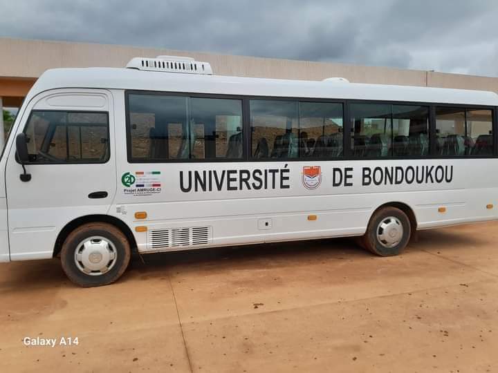 KounandiSeka's tweet photo. L'université de Bondoukou dans le nord est de la Côte d'Ivoire 🇨🇮 a ouvert ses portes ce 2 octobre 2023.
Merci au Président @AOuattara_PRCI
#AdoActions
#CMspirit 
Evolution 🇨🇮 est mieux que révolution https://t.co/5CYdzsTW4L