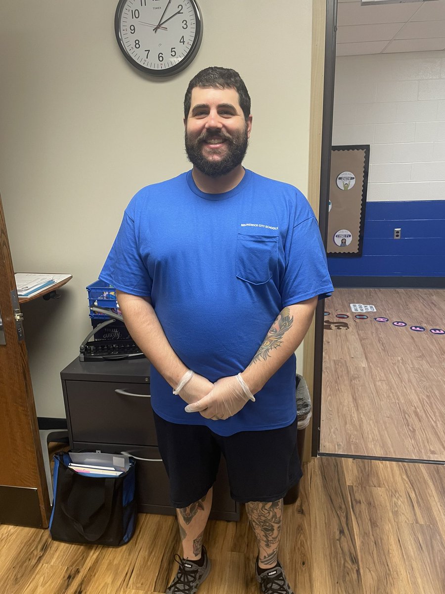 BCSDHuntington's tweet photo. Happy National Custodian’s Day to these amazing people!!! Thank you for all you do every day! 💙💙💙 https://t.co/WFo6pb435z