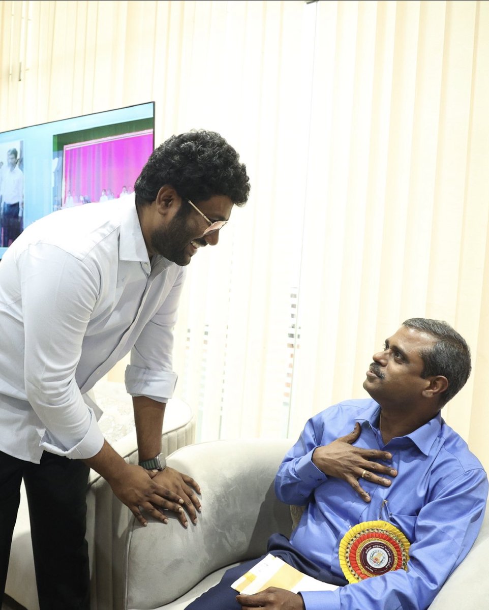 remicilvin's tweet photo. With Our Nation’s Pride Thiru. Veera Muthuvel, the project director for @isro ‘s Chandrayaan-3 mission. #ISRO #chandrayaan3 #tngovernment #evokemedia https://t.co/b5eKxYFbaY