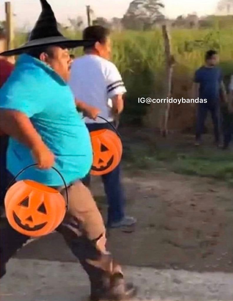 Mi jefa: córrele ahí están dando

Yo: