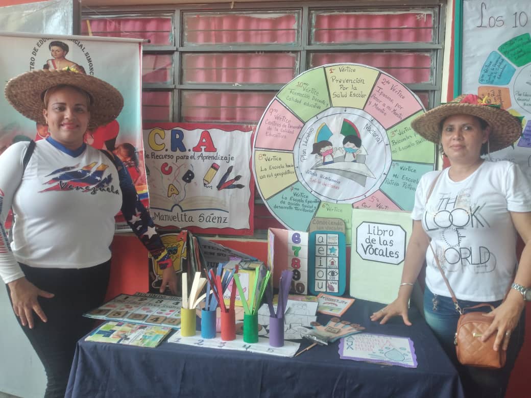 DGRPA1's tweet photo. #02DeOct CRA presente en el inicio del año escolar con su ecosistemas de recursos. 📚🧮 Delta Amacuro 🇻🇪

#VenezuelaPresenteEnLaEscuela 

@_LaAvanzadora 
@vicent_carvajal 
@MPPEDUCACION https://t.co/A9y9lnIA6e