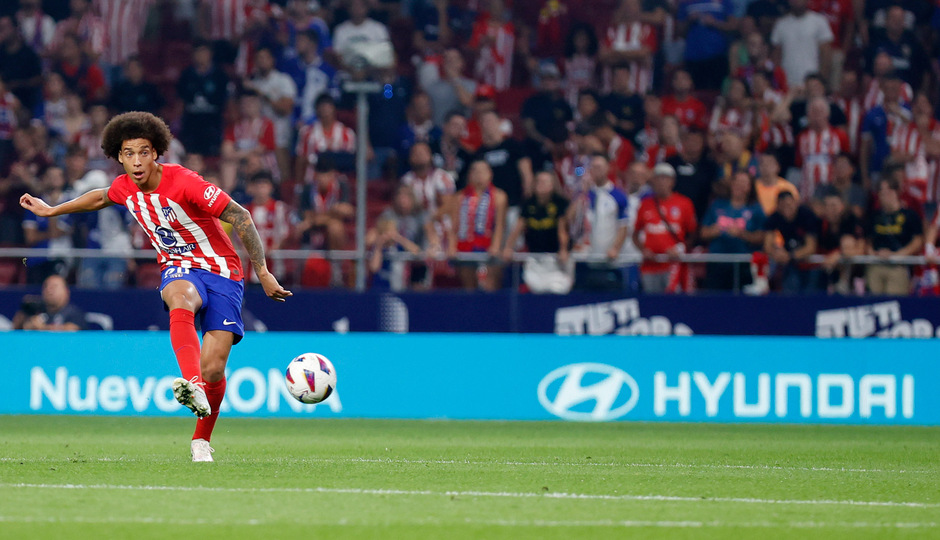 data_ball_'s tweet photo. Yesterday, @axelwitsel28 played his 50th game with #AtleticoMadrid: 39 #LaLiga, 4 #CopaDelRey and 7 #ChampionsLeague.
So far 28 W - 11 D - 11 L

#AtletiCadiz #AupaAtleti 
#AtletiFeyenoord #Feyenoord https://t.co/nBU4820KvM