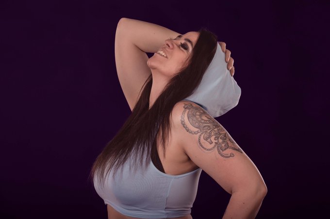 Hi was machst Du🥰😘😘? Mir ist so langweilig ohne Dich, ich hoffe Du kommst endlich wieder😉😋, damit ich