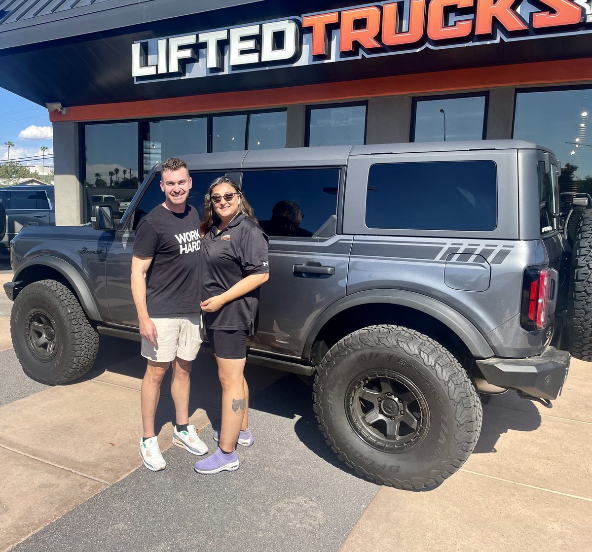 liftedtrucks's tweet photo. New customer at our Scottsdale location is loving his new Ford #Bronco. Thanks Alex, enjoy the ride! Find your perfect ride at
🔥https://t.co/spLuDxR4lv🔥
Social Distancing Since 1995 🌊🏔️🌲
.
#ourcustomersrock #bfgoodrich #fuelwheels #liftedtrucks #liftedtrucksfamily #optoutside #adventureawaits #fordbronco #arizona #texas #alabama