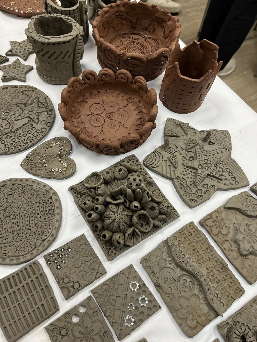 Thank you @nadine_pruce for organising the <a href="/iapsuk/">IAPS</a> art workshop today @StHelens_Prep. So much creativity inspired by Emma Collins.