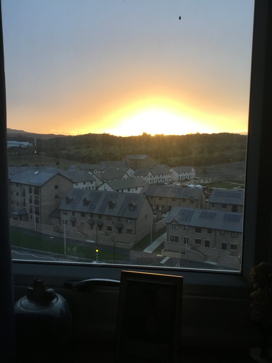Lovely sunset in Edinburgh,tonight.