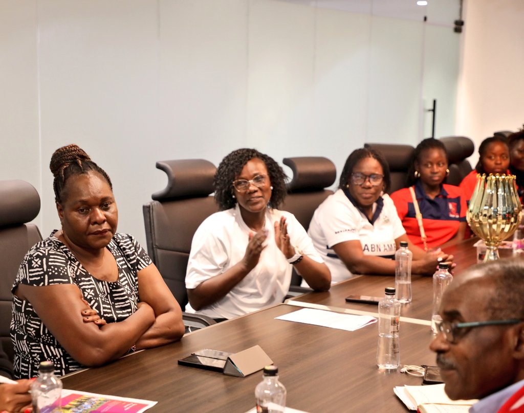 moyasa_ke's tweet photo. The CS also assured the team of the Government’s commitment to ensure Hockey sport is globally competitive, promising to  support the team as they prepare for the Africa Club Championship Games in Malawi from 18th to 26th November. https://t.co/95fxFHdSZz
