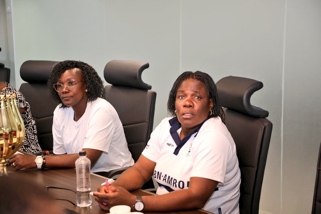 moyasa_ke's tweet photo. The CS also assured the team of the Government’s commitment to ensure Hockey sport is globally competitive, promising to  support the team as they prepare for the Africa Club Championship Games in Malawi from 18th to 26th November. https://t.co/95fxFHdSZz