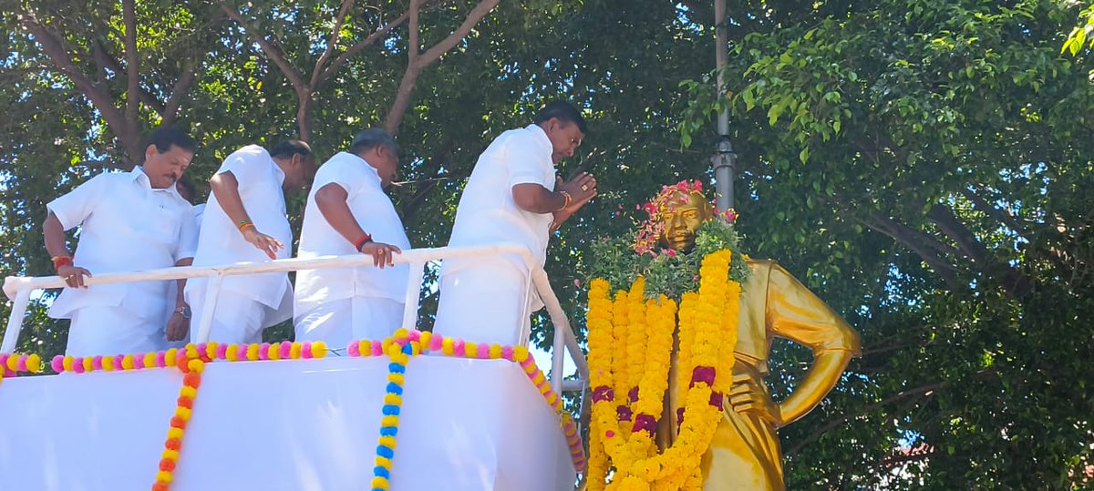 AKSaiJSaravanan's tweet photo. கர்மவீரர் காமராஜர் ஐயா அவர்களின் 49 வது நினைவு தினத்தை முன்னிட்டு, புதுவையில் உள்ள அன்னாரது திருவுருவச் சிலைக்கு மாலை அணிவித்து மரியாதை செலுத்திய தருணம்.@BJP4Puducherry @BJP4TamilNadu @amitmalviya @blsanthosh @BlrNirmal @AmitShah https://t.co/A9R3FoMn3S