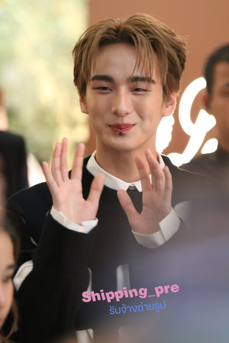 shipping_pre's tweet photo. #รับถ่ายภาพศิลปิน | รีวิว #photoshippingpre
#ValentinoxTadAtlas
#TadATLAS #TadThapana
#ATLASth #ATLAS_th
#ValentinoLÉcole #ValentinoBlackTie #ValenTin #VALENTINOGARAVANI #LocoBag #LocòBag https://t.co/uaHtJR31wr