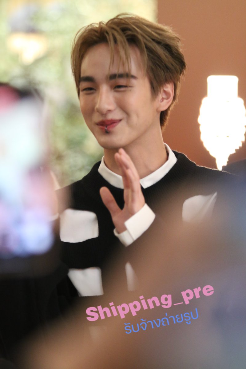 shipping_pre's tweet photo. #รับถ่ายภาพศิลปิน | รีวิว #photoshippingpre
#ValentinoxTadAtlas
#TadATLAS #TadThapana
#ATLASth #ATLAS_th
#ValentinoLÉcole #ValentinoBlackTie #ValenTin #VALENTINOGARAVANI #LocoBag #LocòBag https://t.co/uaHtJR31wr