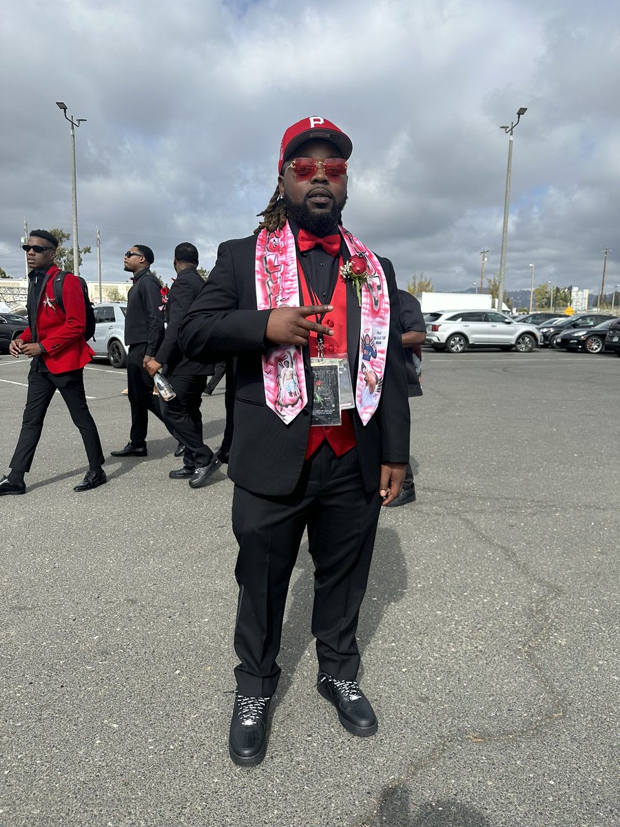Hoodywho_'s tweet photo. I remember when I gave you the nick name “Pnut”
One of my 1st ever friends/crew members. Friends turned family at 11 years old. 
You inspire me to be a better man and show more love. 
Idk what to say. But I love you cousin
#PnutYouDoinTooMuch #Call_p #LongLivePnut 🥜 ❤️🆎 https://t.co/YOeIDKAue9