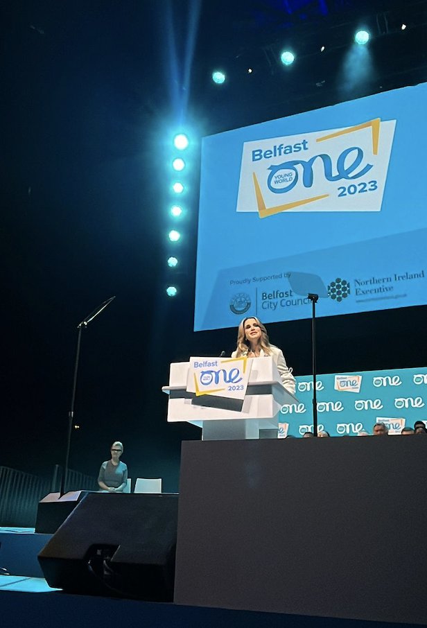 OneYoungWorld's tweet photo. We're honoured to have Her Majesty @QueenRania Al Abdullah of Jordan with us tonight ✨

#OYW23 https://t.co/NwRHxr7Ck6