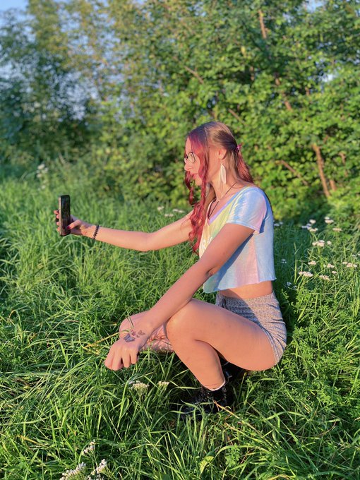 romantic sunset ☀️ https://t.co/bjj0nphUkZ<a href="/tag/coloryourday"class="tags"><span>#coloryourday</span></a><a href="/tag/smilethroughtherain"class="tags"><span>#smilethroughtherain</span></a>