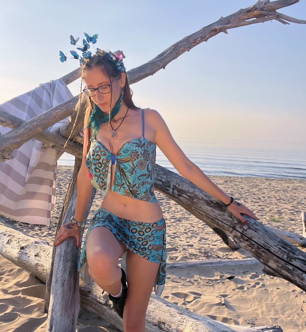 fairy girl 🍒🍒🍒 https://t.co/JzlsDm6ywF