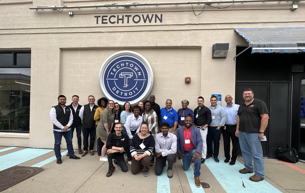 venturewell's tweet photo. As we wrap up the 2023 Ascend Energy & Mobility Accelerator, we thank our partners @TechTownDetroit, and the @ENERGY's EPIC Prize.
Learn more here: https://t.co/qPOjka5SPF
#StartUpStories #VWaccelerator #AscendEnergyMobility https://t.co/bbHhnJv3P7