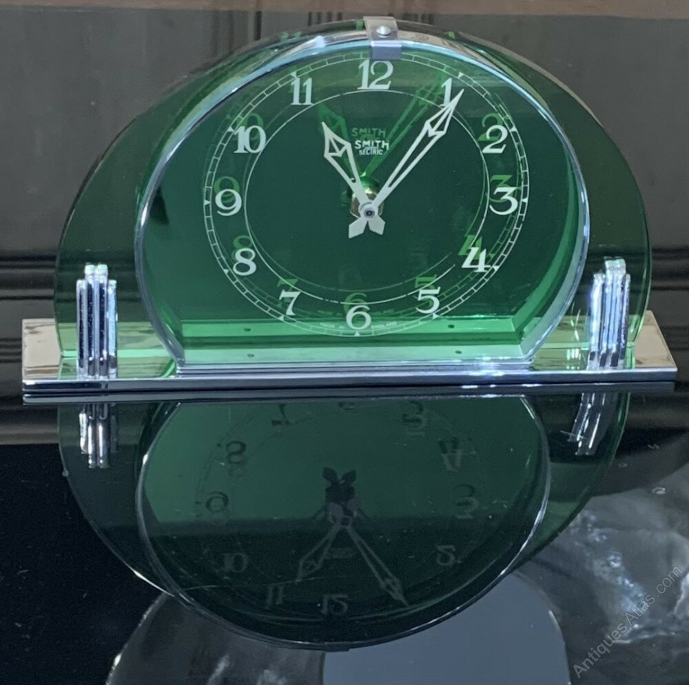 antiques_atlas's tweet photo. Smith Green Glass and Chrone Sectric Clock c1930s https://t.co/6Csvr42idL #antiques from deco-interiors on Antiques Atlas @decointeriorsuk #artdeco #artdecoclock #smithsclock https://t.co/2IuIjNqFDw