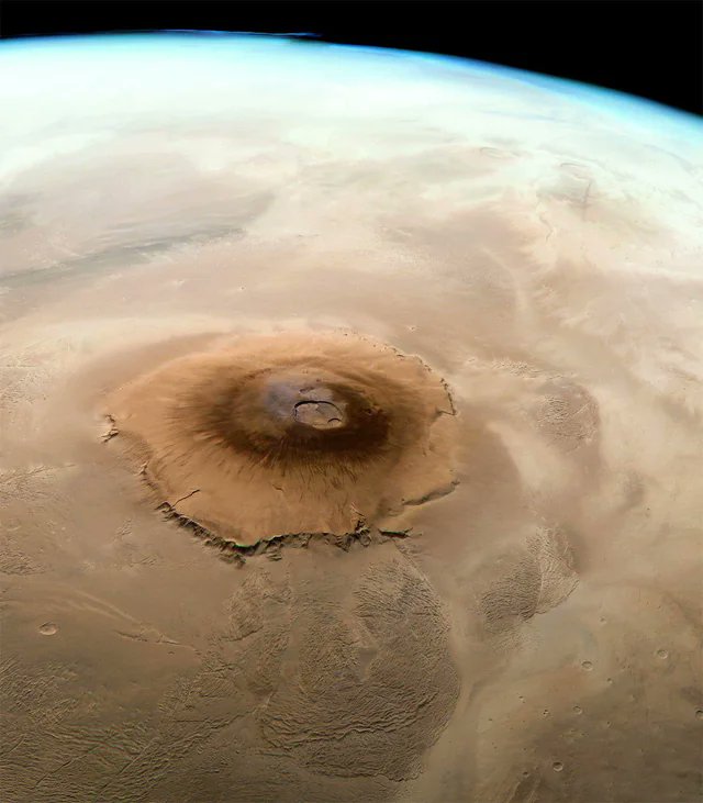 latestinspace's tweet photo. The largest known volcano in the solar system seen by ESA's Mars Express spacecraft 🌋 https://t.co/O7TTqkQ0t7