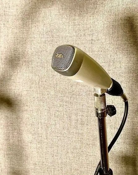 bamwinejnr's tweet photo. A song you can sing word for word till the end ? https://t.co/jW5SH4ZZTL
