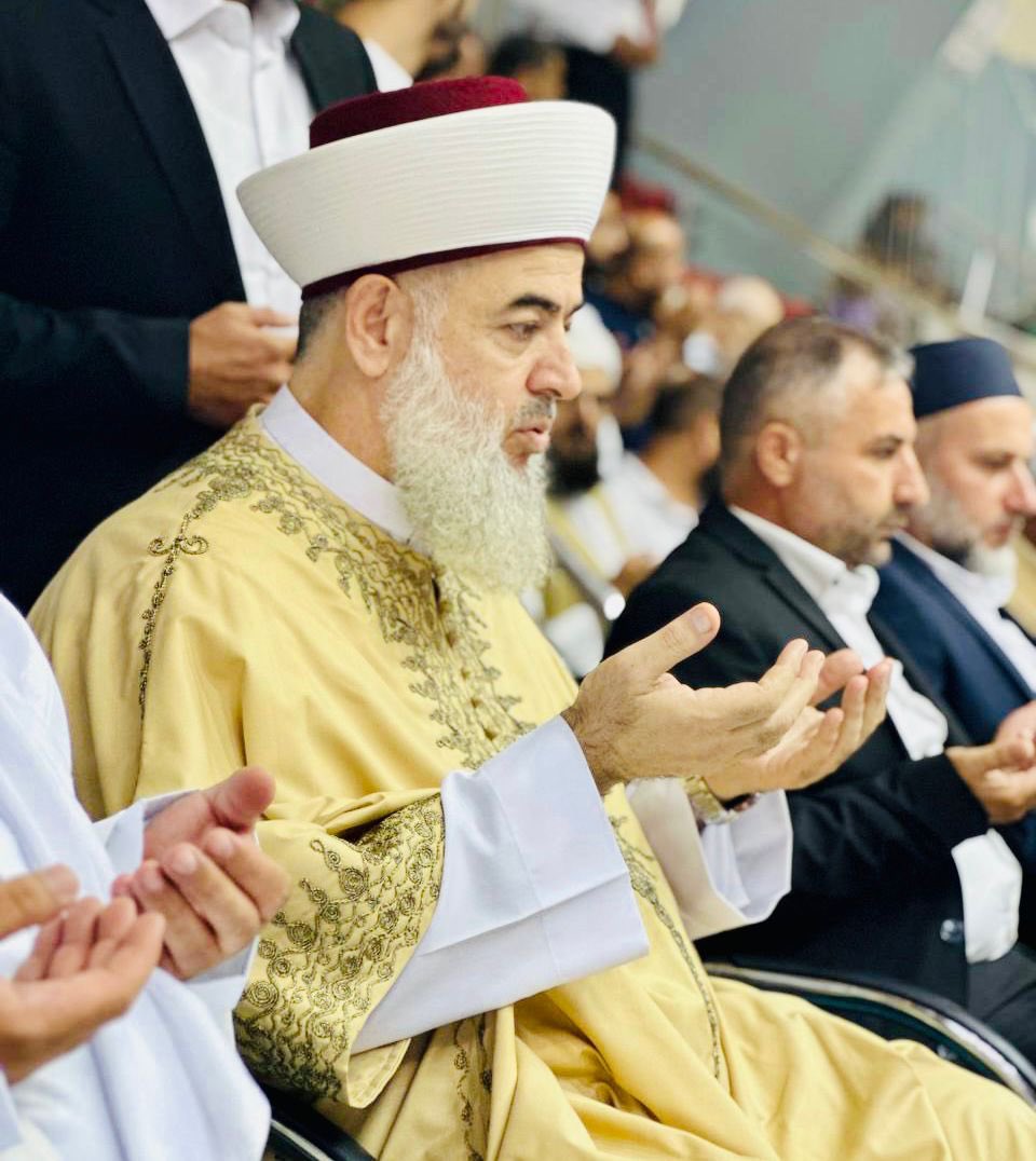 SheikhJameel_'s tweet photo. استكمالًا لنشاطات #ذكرى_المولدِ_النبويّ_الشريف

دعت جمعية الفاتح للعلم والتعاون في مدينة #مرسين Mesrsin، ومدينة #أضنة Adana في #تركيا، إلى احتفالين دينيّين ضخمين، ألقى فيهما رئيس جمعية المشايخ الصوفية فضيلة #الشيخ_الدكتور_جميل_حليم_الحُسينيّ حفظه الله، كلمة مهمة ونافعة في هذه المناسبة العظيمة

وذلك بحضور حشود كبيرة من الأهالي والبلديات والمشايخ من عدة محافظات  في المدينتين، وممثلين عن جمعيات وأحزاب

كما تم في هذه الاحتفالات التبرُّك بالأثر الشريف وتوزيع الهدايا على الحاضرين .