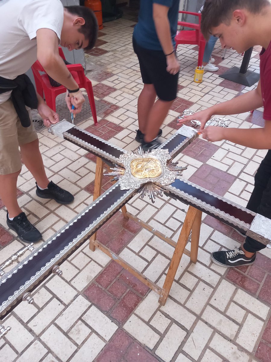 [ALBACERÍA] En la tarde de hoy, se ha efectuado una de las jornadas de Albacería previstas para limpiar y preparar enseres de cara a los próximos actos de la corporación. 

Si quieres pertenecer a nuestro departamento de Albacería, y aportar tu granito de arena a nuestra