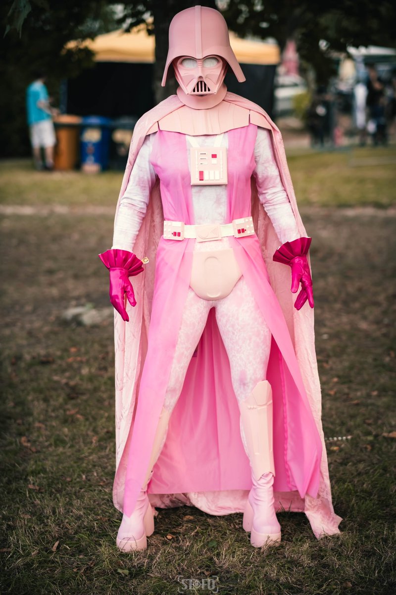 SteFo_01's tweet photo. Dark Side in Pink 🌌 

#Cosplay #cosplayer #Darkside #StarWars #DarthVader #galacticempire https://t.co/s6iyeX2NEN