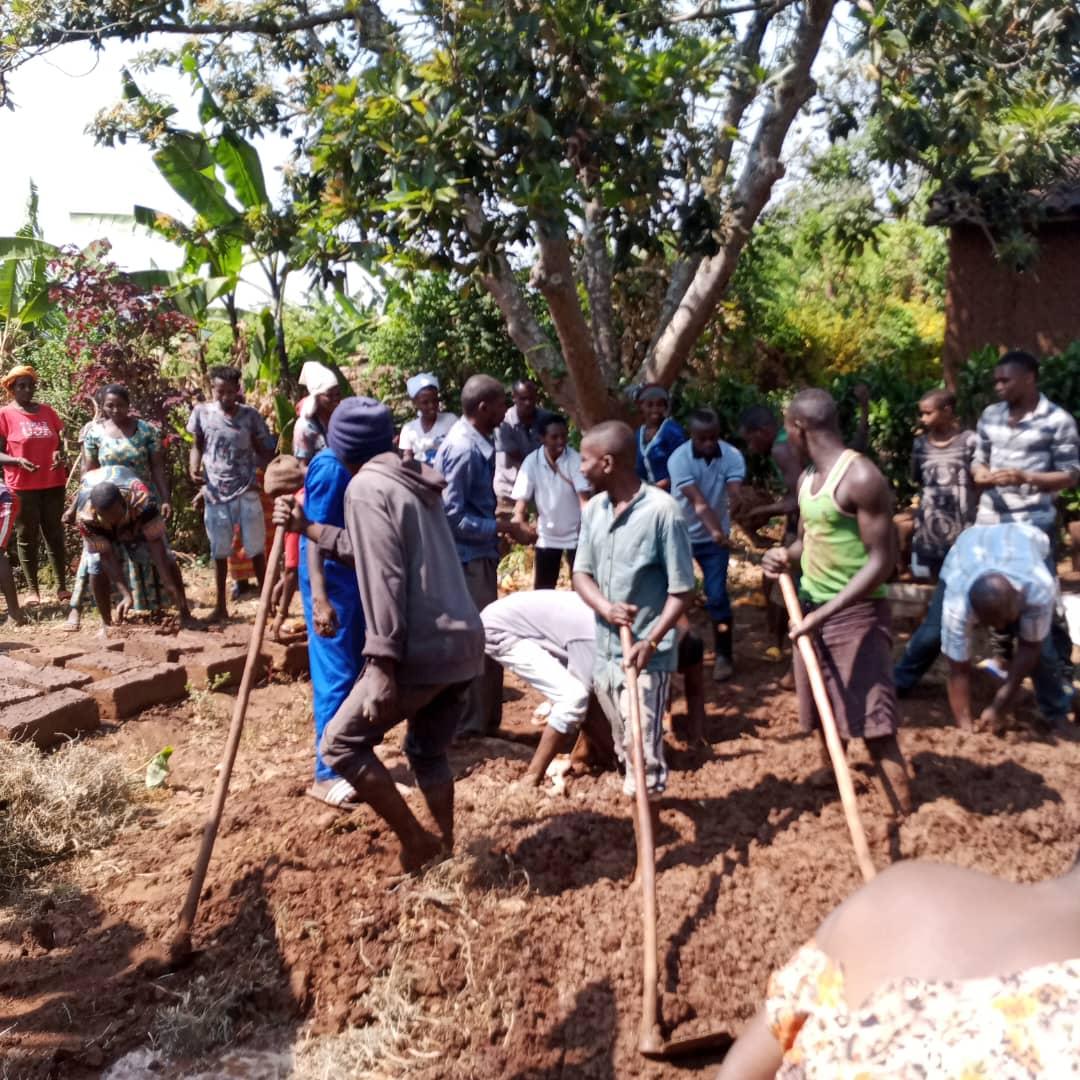 Ukwezi kwahariwe ibikorwa by'ubukorerabushake
None mu mirenge ya <a href="/HuyeDistrict/">Huye District</a> hakozwe ibikorwa birimo 
✔️Kubakira abatishoboye no gukurungira  inzu&amp; kubaka  n'ubwiherero
✔️Kubaka imirima y'imboga
✔️ Ubukangurambaga bwo gukundisha Abana ishuri
✔️Kwita kubagizweho ingaruka n'ibiza