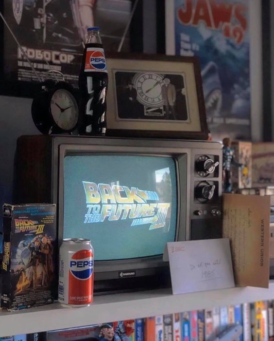 aaronpjfake's tweet photo. Go to pinterest 
“your name modern core” 
“your name 90s core” 
“your name 80s core” 
“your name 70s core”

é tutto così bellino https://t.co/EV6najbseg