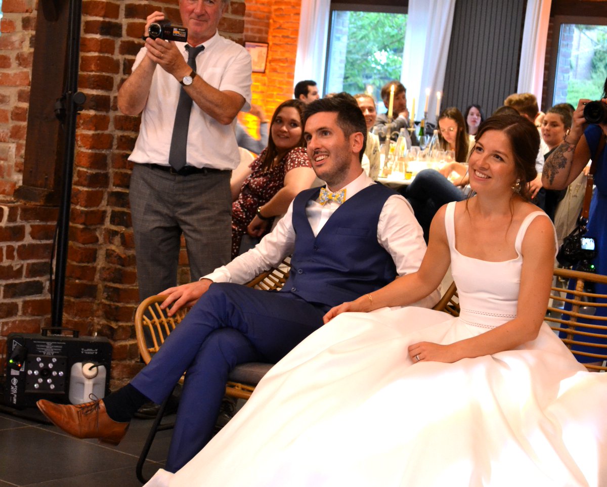 WaymelAnimation's tweet photo. Mariage à #Wicres La Claire Fontaine ! Vin d'Honneur et l'Avant Soirée...
A Wicres au cœur des #Weppes :
https://t.co/A3DmEQXZ2X
Matériel : @WaymelAnimation #WaymelAnimation
Animateur / DJ : #LoLoWaymel
#Animateur #Dj #Eclairage #MiseEnLumière #Mariage #Wedding https://t.co/KP37COSGHj