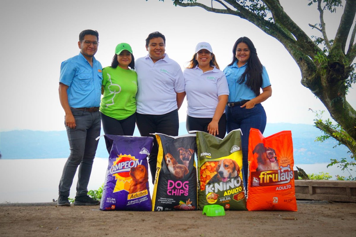 AmayaFundacion's tweet photo. Nuestros peluditos del refugio ahora disfrutan de unas ricas croquetas gracias a @tecnutral y su donación para la alimentación de nuestros peluditos. ❤️🫶

#FundacionQA #Donaciones #Refugio #Animalitos #ElSalvador #FincaLxJ https://t.co/TDmYbchcxw