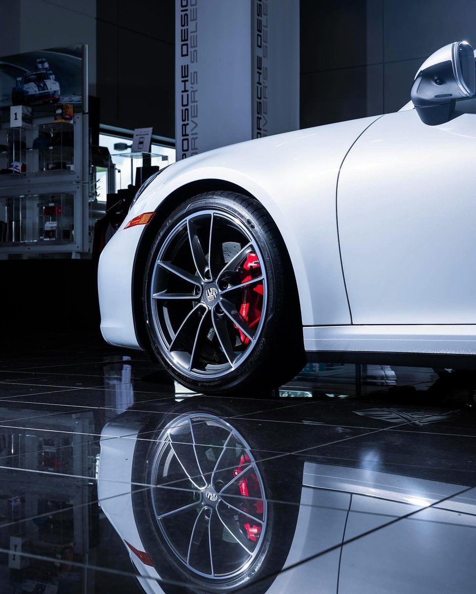 porschedelaware's tweet image. Ice Grey Metallic perfectly accentuates the sleek body lines of the 911 Carerra 4S Cabriolet. #PorscheMoment

#Porsche #911Cabriolet #DreamCar #RidelnLuxury #RidelnStyle #NewarkDE #LuxuryCarDealership
#Porsche911 #DriveTastefully