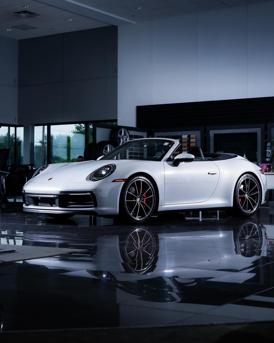 porschedelaware's tweet image. Ice Grey Metallic perfectly accentuates the sleek body lines of the 911 Carerra 4S Cabriolet. #PorscheMoment

#Porsche #911Cabriolet #DreamCar #RidelnLuxury #RidelnStyle #NewarkDE #LuxuryCarDealership
#Porsche911 #DriveTastefully